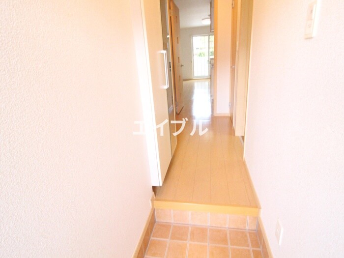 物件内観写真16　(玄関)