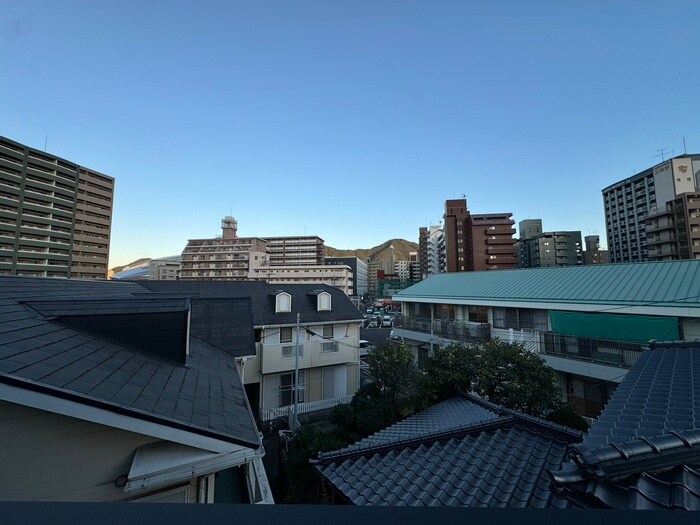 物件内観写真11　(室内からの展望)