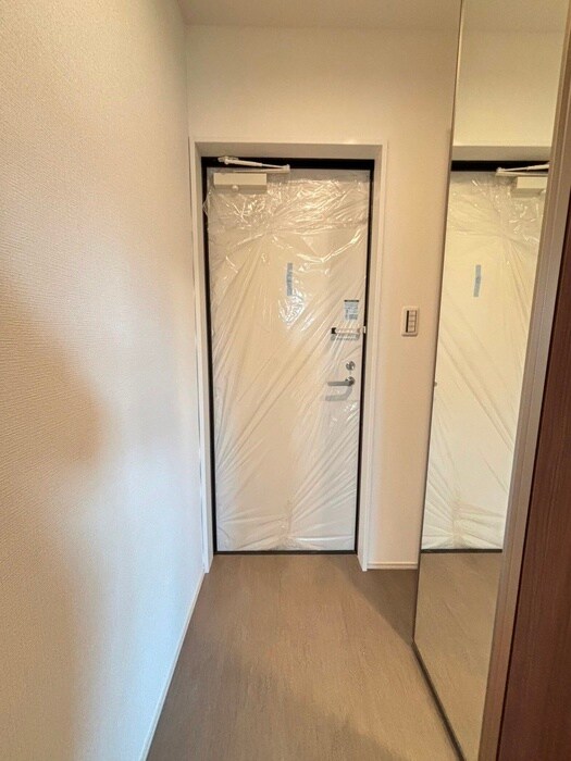 物件内観写真12　(玄関)