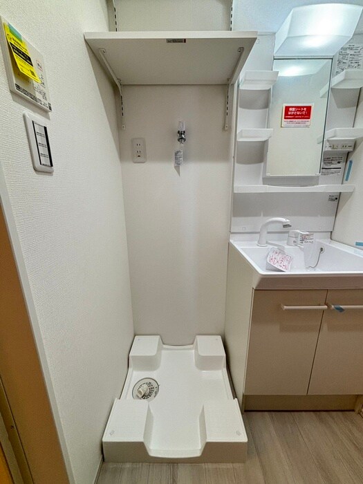 物件内観写真15　(洗濯機置場)