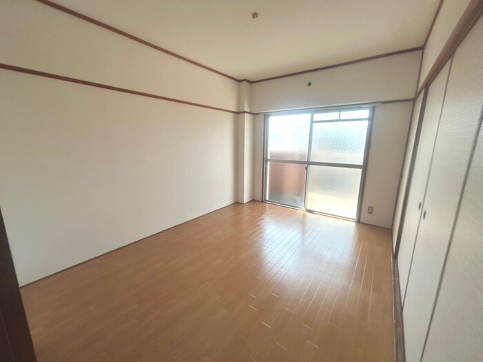 物件内観写真6　(居室)