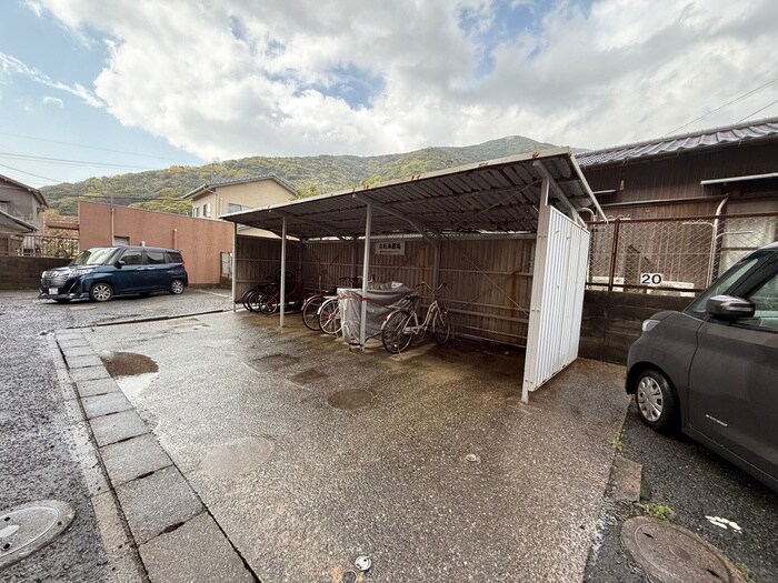 物件外観写真3　(駐輪場)