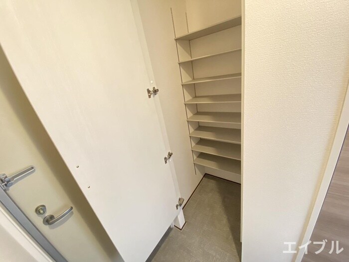 物件内観写真8　(靴箱)