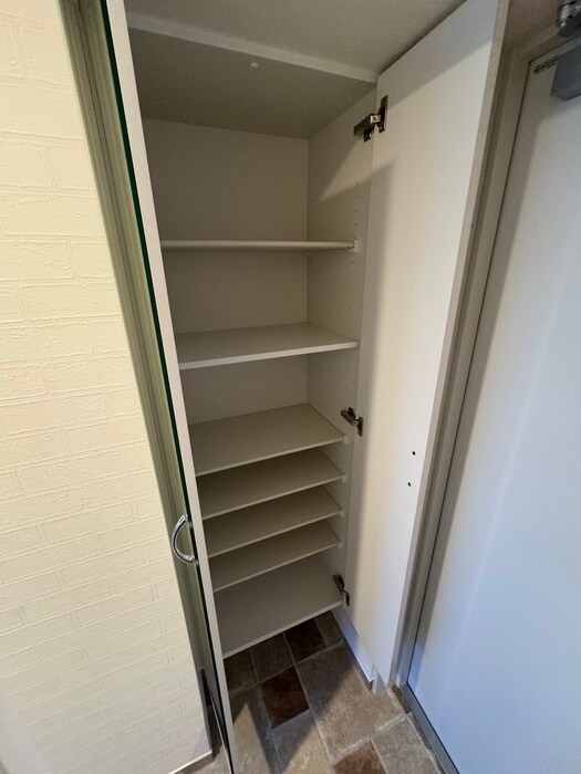 物件内観写真6　(靴箱)