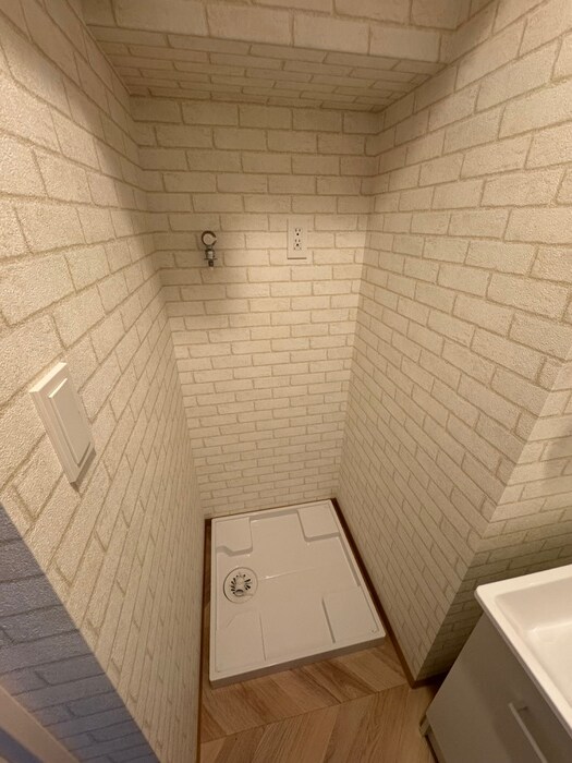 物件内観写真8　(洗濯機置場)