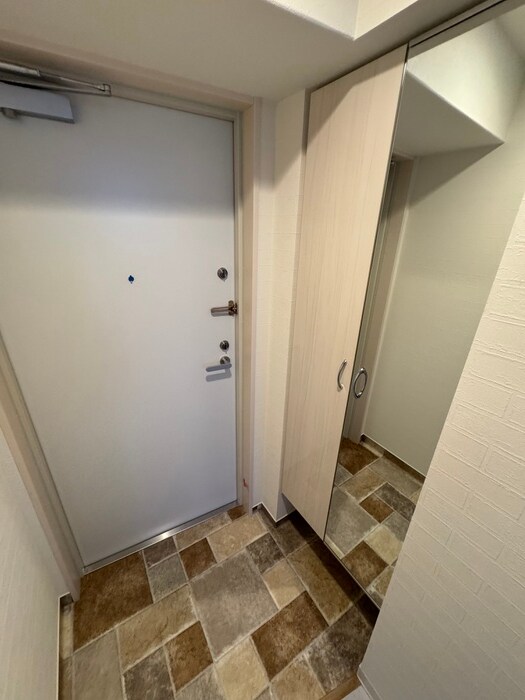 物件内観写真11　(玄関)