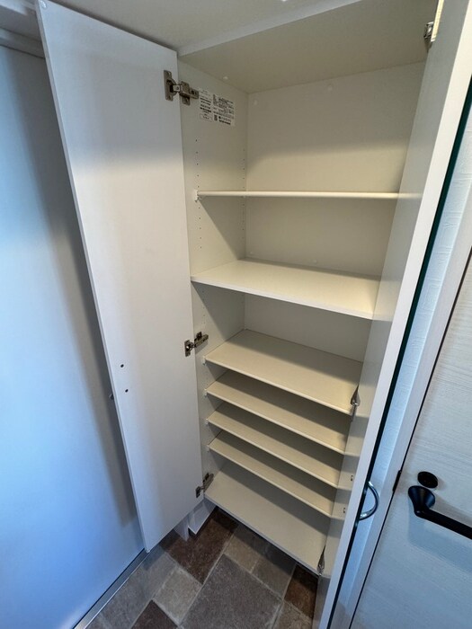 物件内観写真12　(靴箱)