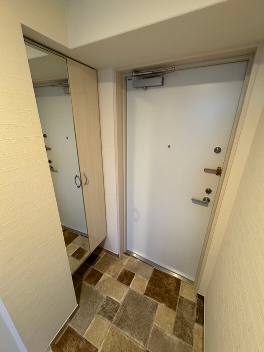 物件内観写真12　(玄関)