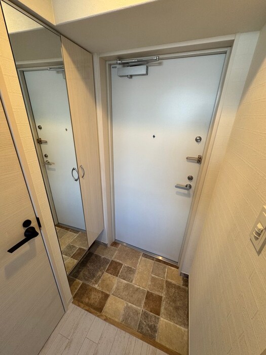 物件内観写真13　(玄関)