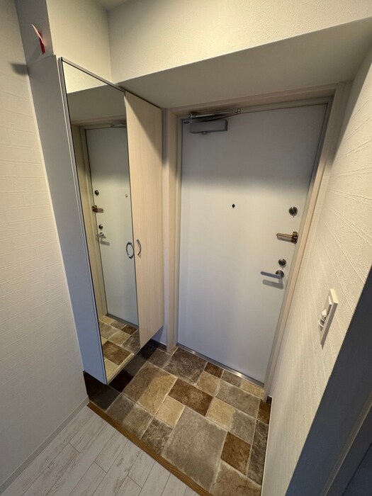 物件内観写真13　(玄関)