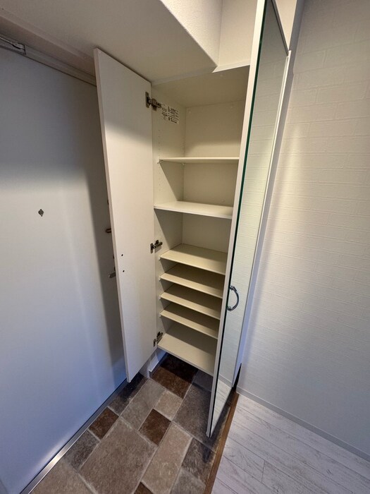 物件内観写真14　(靴箱)