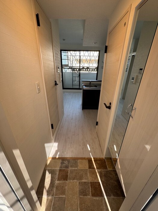 物件内観写真17　(玄関)