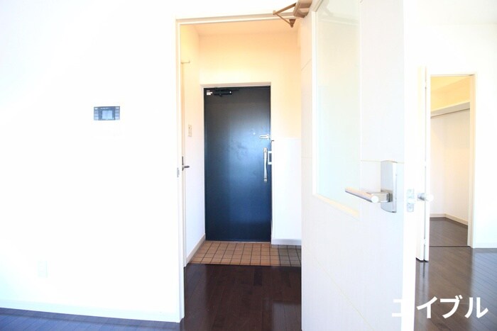物件内観写真15　(玄関)