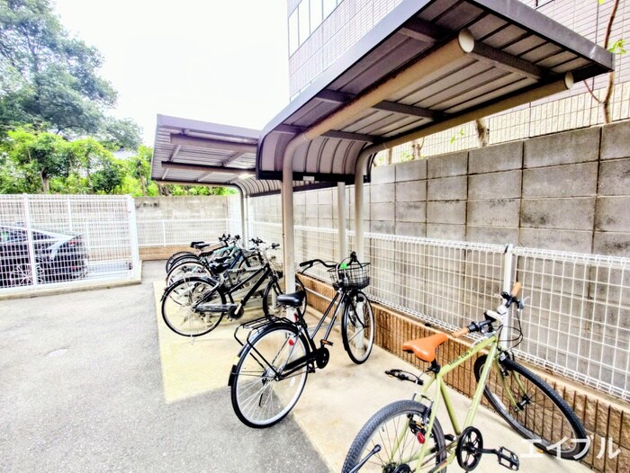 物件外観写真5　(駐輪場)