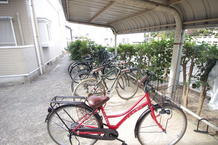 物件外観写真6　(駐輪場)