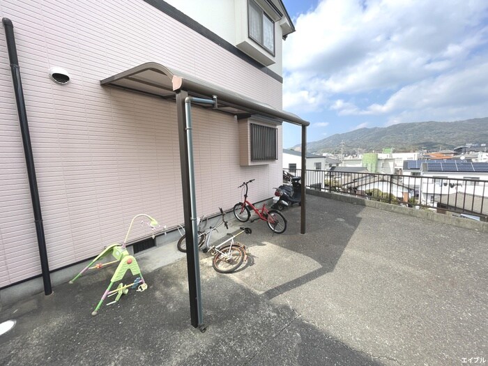 物件外観写真5　(駐輪場)