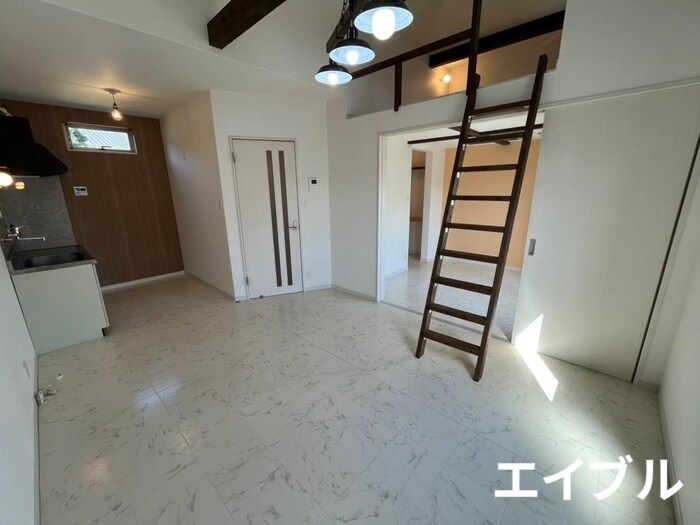 物件内観写真2　(居室)