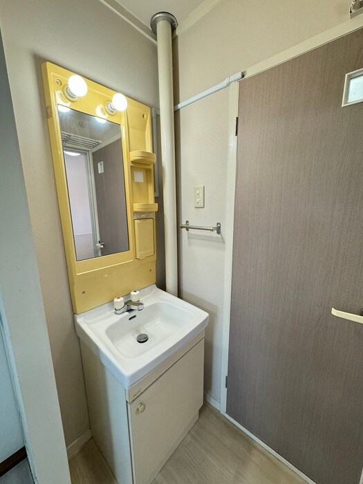 物件内観写真8　(洗面)