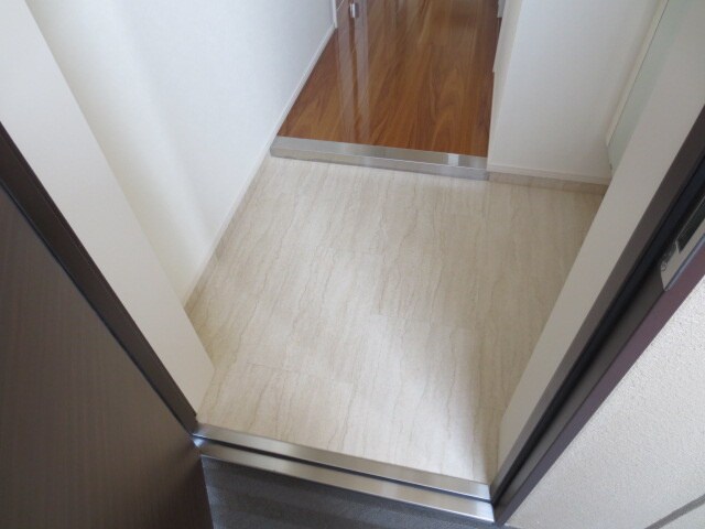 物件内観写真15　(玄関)