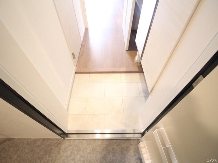 物件内観写真16　(玄関)