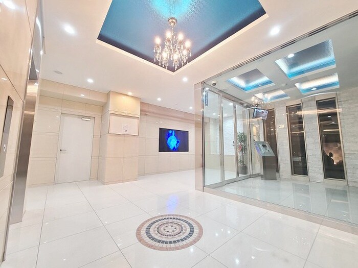 物件外観写真4　(エントランス部分)