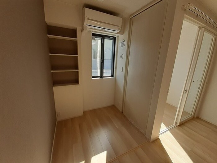 物件内観写真9　(居室)