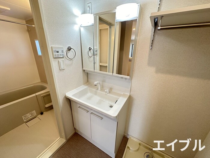 物件内観写真11　(洗面)