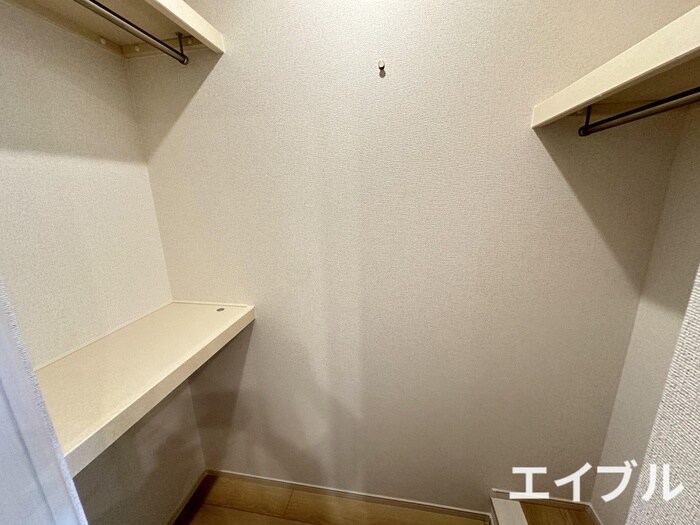 物件内観写真12　(収納)