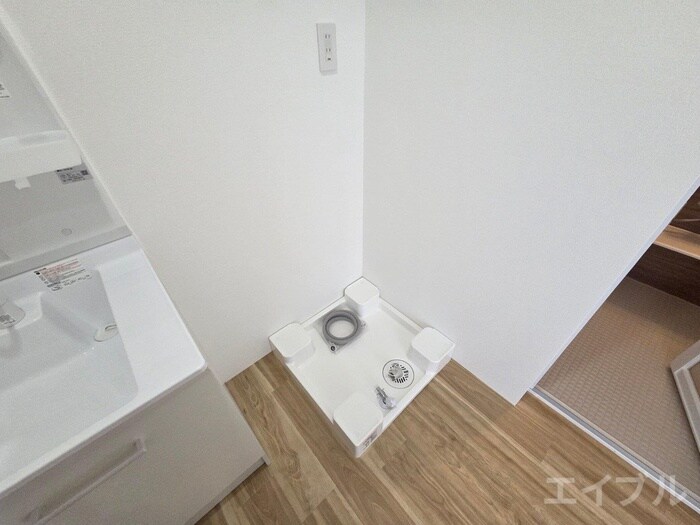 物件内観写真13　(洗濯機置場)