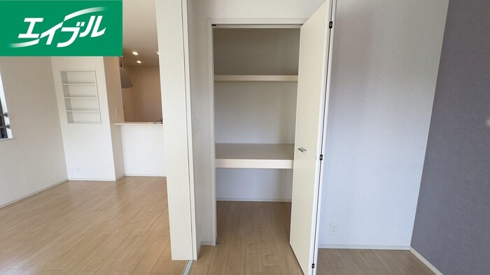 物件内観写真13　(収納)