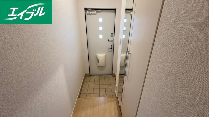 物件内観写真14　(玄関)