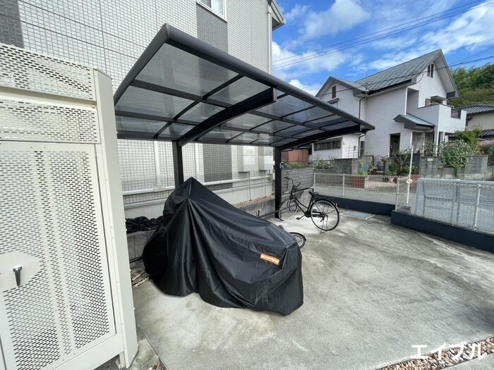 物件外観写真3　(駐輪場)