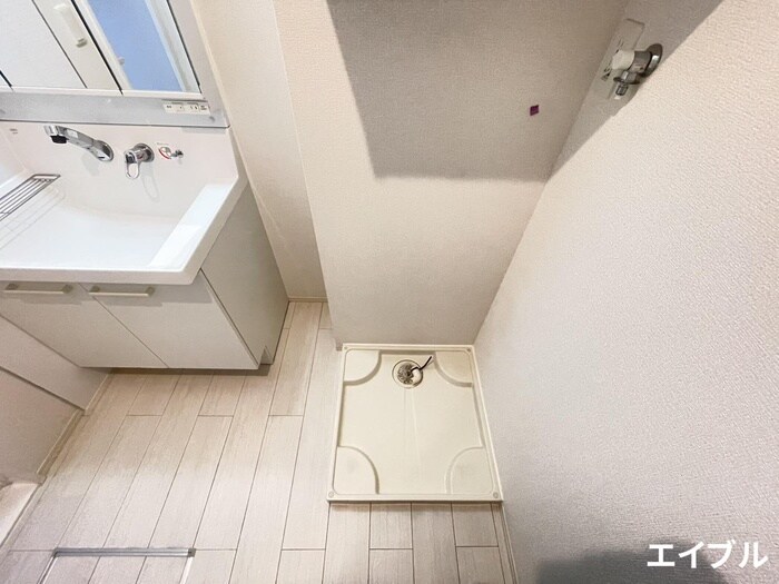 物件内観写真10　(洗濯機置場)