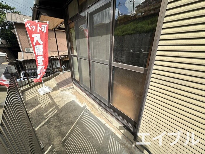 物件外観写真4　(エントランス部分)