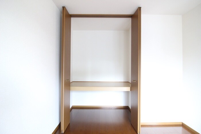 物件内観写真6　(収納)