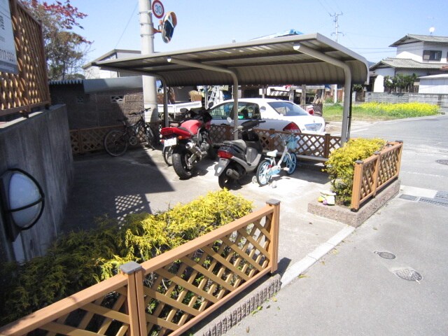 物件外観写真3　(駐輪場)