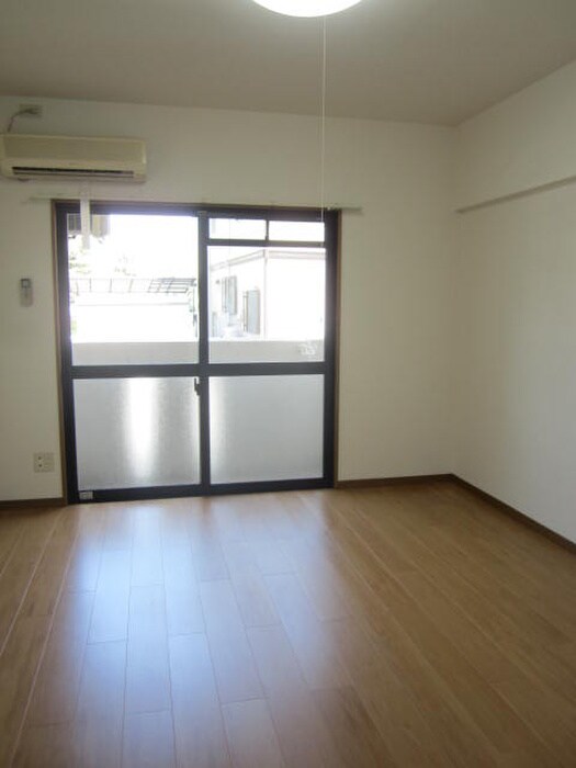 物件内観写真6　(居室)