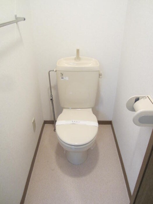 物件内観写真8　(トイレ)