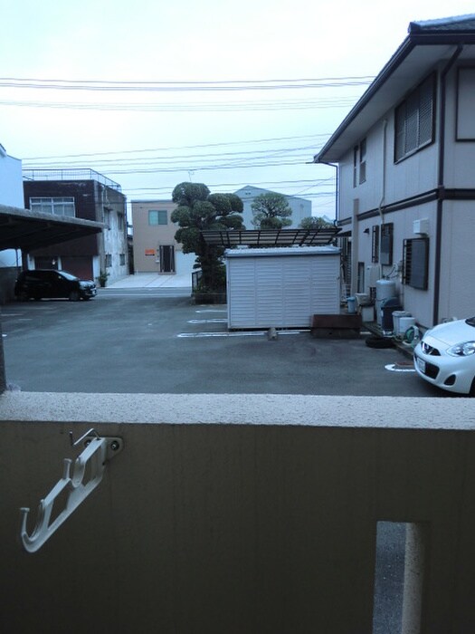 物件内観写真12　(室内からの展望)