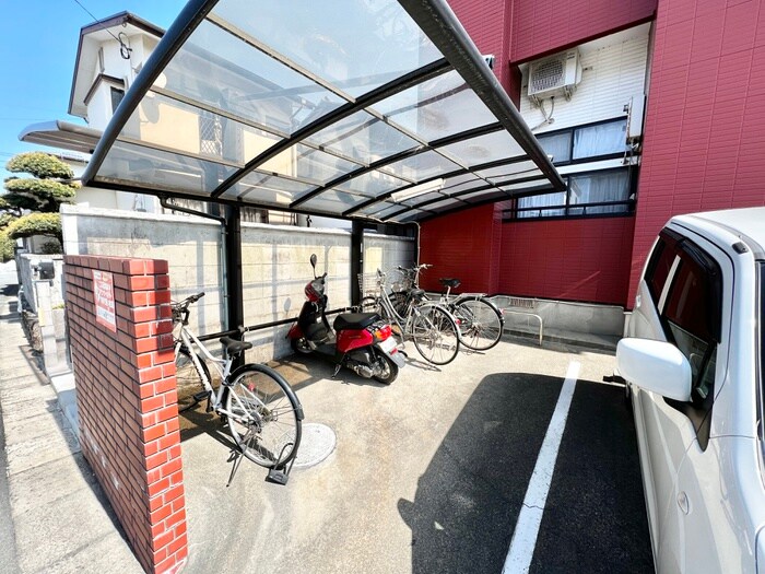 物件外観写真3　(駐輪場)