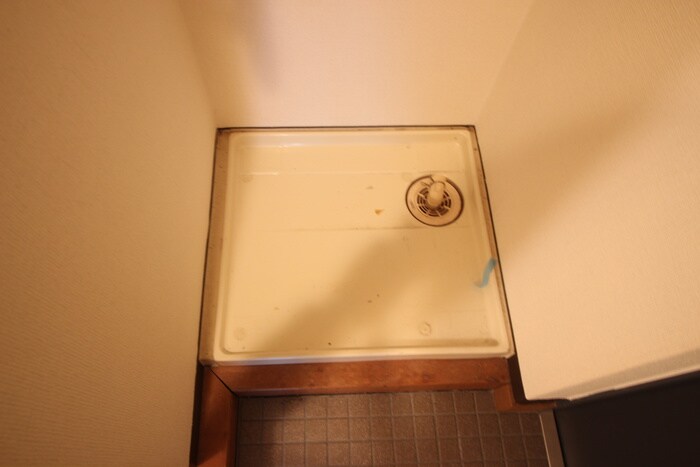 物件内観写真13　(洗濯機置場)