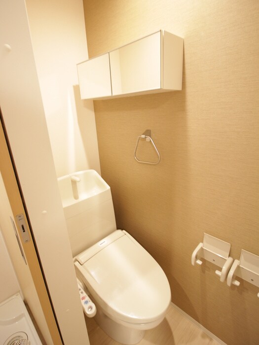 物件内観写真8　(トイレ)