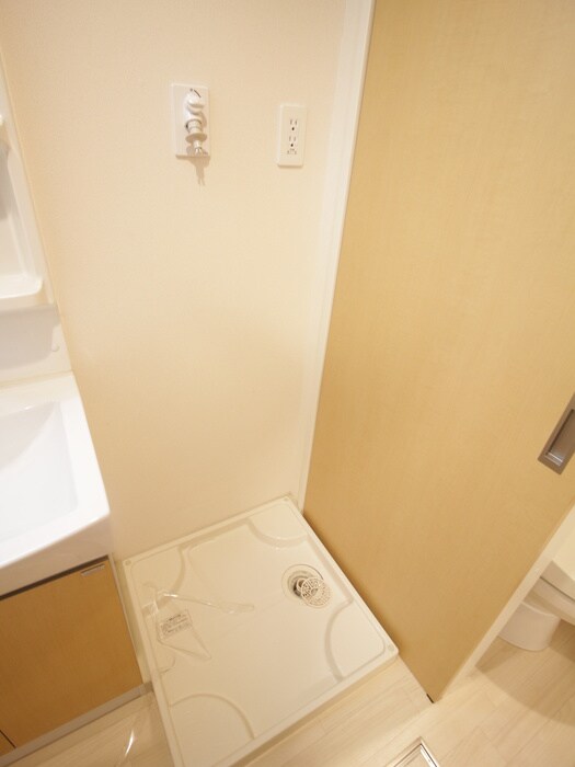 物件内観写真14　(洗濯機置場)