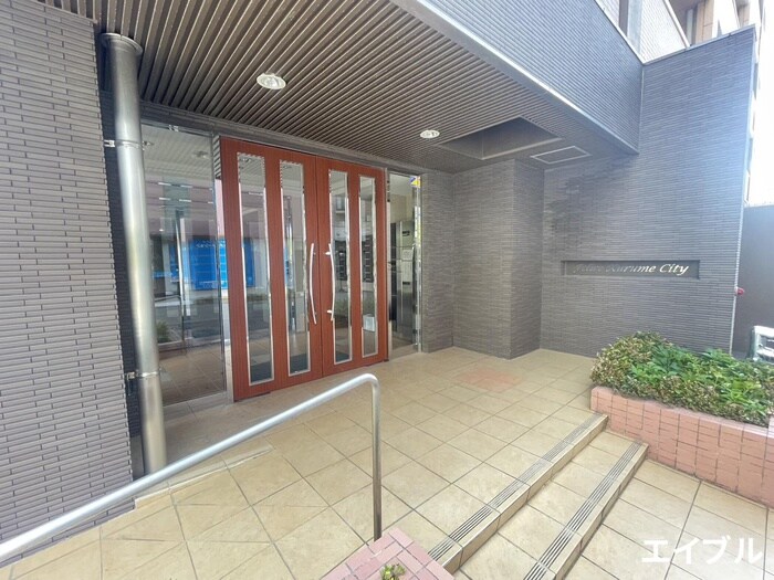 物件外観写真5　(エントランス部分)