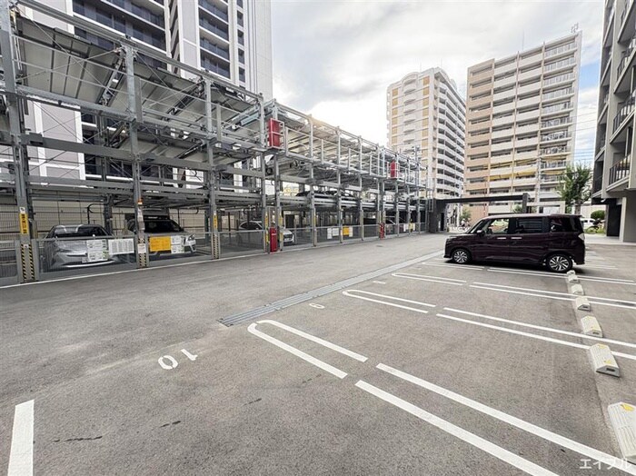 物件外観写真4　(駐車場)