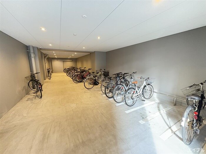 物件外観写真5　(駐輪場)