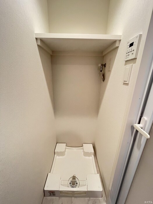 物件内観写真14　(洗濯機置場)