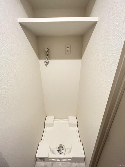 物件内観写真14　(洗濯機置場)