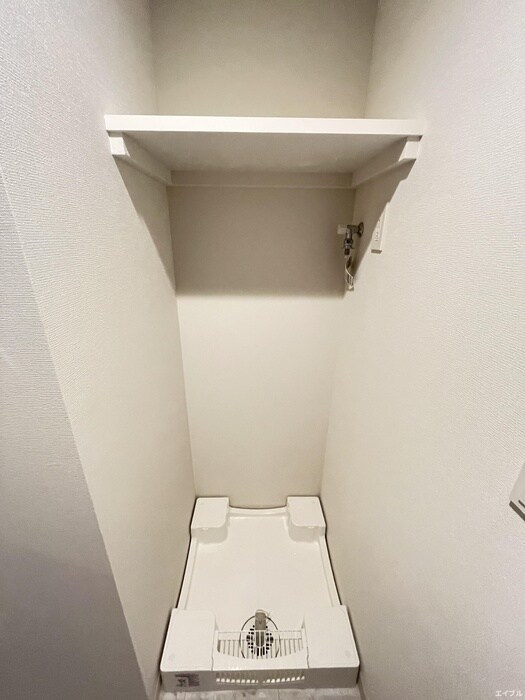 物件内観写真14　(洗濯機置場)