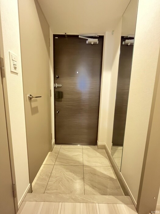 物件内観写真16　(玄関)